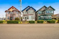 Ocean-view home with private hot tub, fireplace & grill - walk to beach Hotels in Newport
