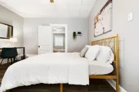 Beauty Sleep on Bellevue Hotels near Polish Hill Bowl Skate Park