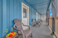 Cozy Atmosphere and Modern Kitchen Amenities - Charming Loft Escape Hotels in Garden City