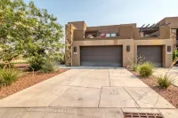 Spectacular Golf Course Views and Heated Pool - Luxurious Retreat