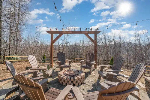 Enchanting Mountain Sanctuary with Jacuzzi and Private Trails - Stunning Hideaway