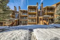 Stunning Mountain Views and Relaxing Hot Tub - Exquisite Alpine Retreat