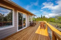 Scenic Patio and Garage Near Outdoor Adventures - Inviting Retreat