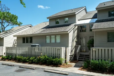 Incredible Marsh Views and Spacious Living - Charming Coastal Retreat