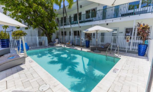 Seaside All Suites Hotel