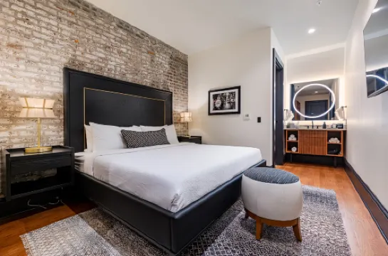 Chic Studio 2 Blocks to Bourbon St | The Mayfair