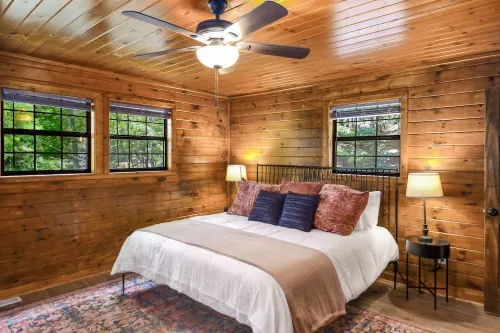 Serene Mountain Haven - Hot Tub, Fire Pit, Game Room Hotels in Mineral Bluff