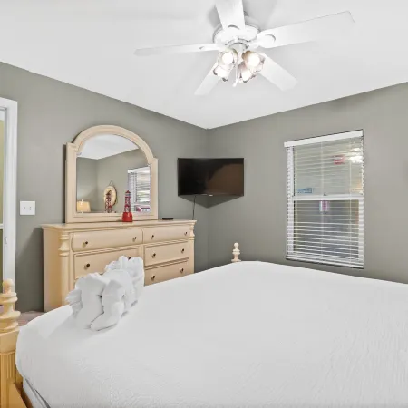 Pelican Beach 111