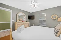 Pelican Beach 111