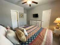 2-bedroom 2.5 bath apartment near VSU, and SGMC Hotels near مطار فالدوستا الإقليمي