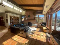 3-Acre Private Designer Villa-Forever Views!