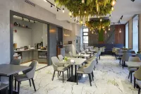 Dynasty Hotel & SPA - sarapan