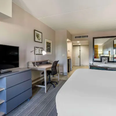 Country Inn & Suites by Radisson, Mesa, AZ Hotels near Holy Cross Catholic Parish
