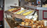 Waterfront Hotel Downtown Burlington - breakfast