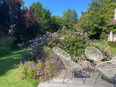 Les Glycines Отели рядом с достопримечательностью «IESEG School Of Management»