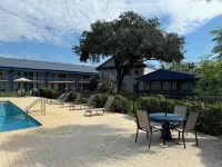 Days Inn by Wyndham Crystal River - Pools