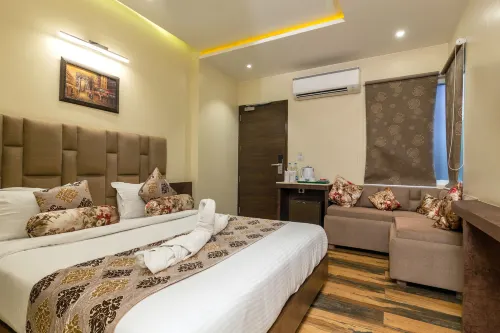 Hotel Urban Galaxy Square, Amritsar