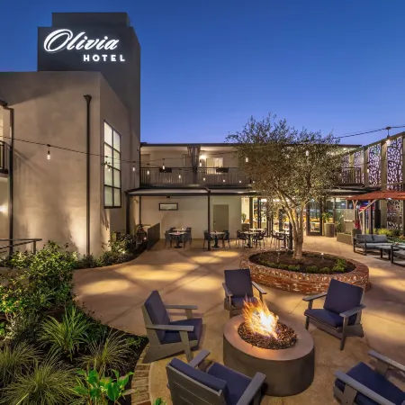 The Olivia Hotel Отели рядом с достопримечательностью «Сенчури-Сити»