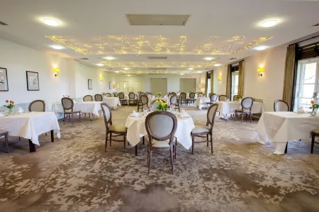 Highfield Park Отели в г. Хук