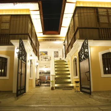 Hotel Felicidad Hotels near Baluarte