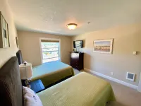 Rockaway Shores Hotels in Rockaway Beach