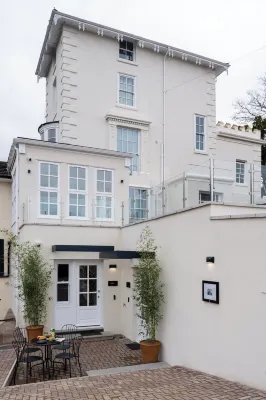 Commandery Vaults - Luxury Apartment in City Centre with Sky TV Hotels near University of Worcester