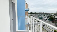 Seafront Modern Farmont Acquamarine Suite