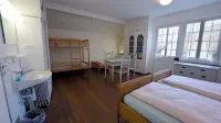 Leissigen Youth Hostel Отели в г. 