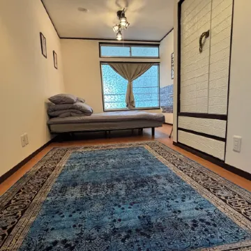 777 Takamatsu Guest House Отели рядом с достопримечательностью «Башня Символ»