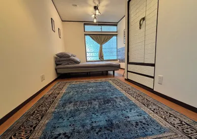 777 Takamatsu Guest House Hotels in 