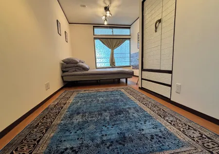 777 Takamatsu Guest House Отели в г. Такаматсу