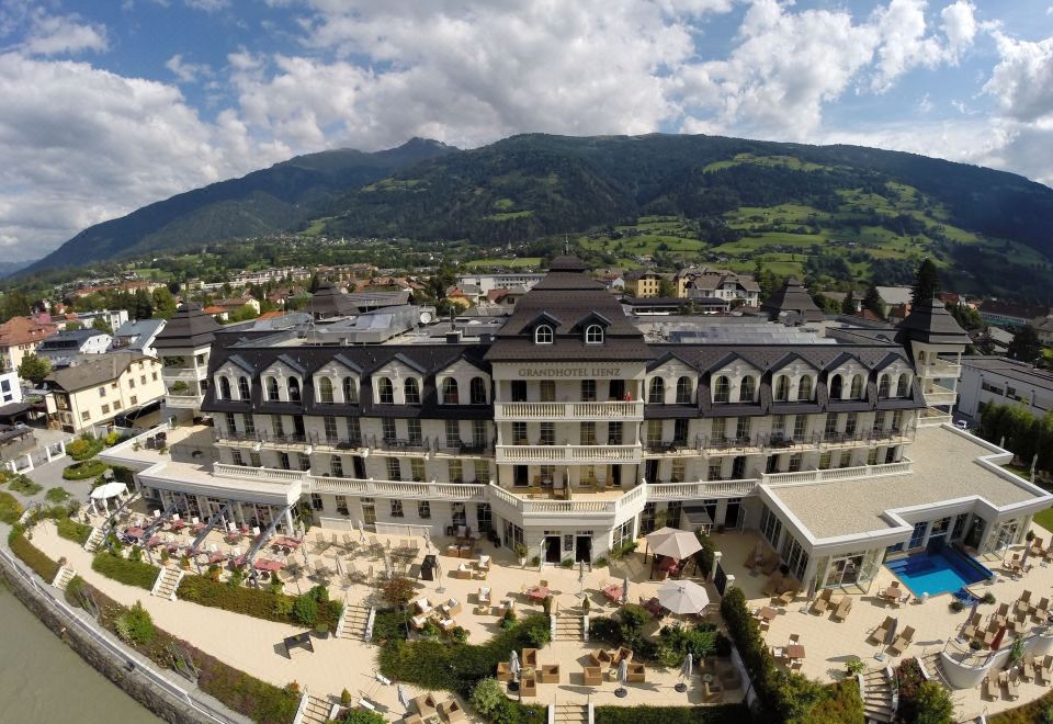 hotel overview picture