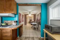 Casa de Colores - Cheerful 1 Bed, Full Bath House