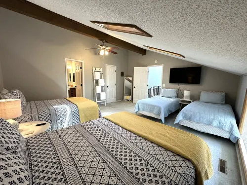 Updated 3 Bedroom Condo at Mile Marker 26 near Margaritaville Resort Hotel a Osage Township