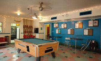 Vibe Hotel West Hollywood