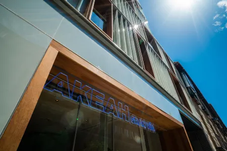Akeah Hotel Gran Vía Отели рядом с достопримечательностью «Небоскреб "Испания"»