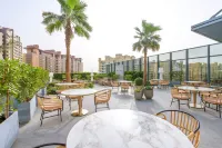 Ultra Luxury Palm Tower with Shared Hotel Facilities