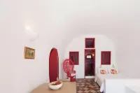 The Architect's Cave House Hotels near Oia