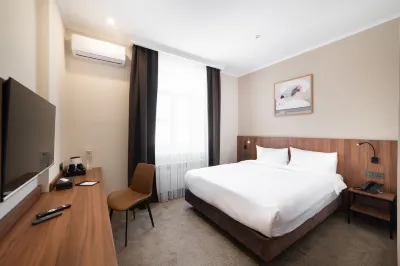 Freedom Hotel Hotels near Dordoy Bazaar