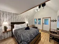 Cozy Cabin Near Walking Trails and Beaches! Hoteles en Ucluelet