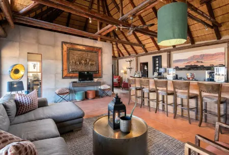 Hoodia Desert Lodge Отели в г. Сезрим