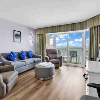 Stunning Condo with Wall-to-Wall Windows Overlooking Ocean Rooms