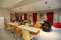 Stay Hybrid Youth Hostel