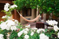 Los Arboles Hotel