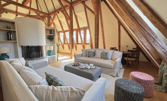 Turm Kaps Luxury Home by Belle Stay