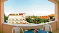 Villa Midea - Meerblick