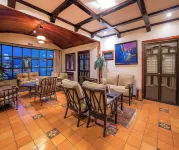 Hotel Casa Roland San Jose - parking
