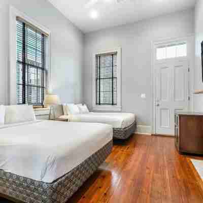Hosteeva 2Br Steps to St. Charles Ave Rooms