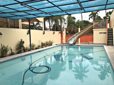 Praferosa Resort Отели в г. Каламба