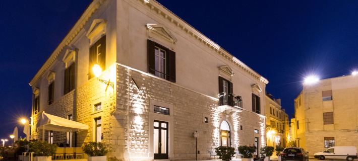 Palazzo Filisio - Regia Restaurant Hoteles en Trani